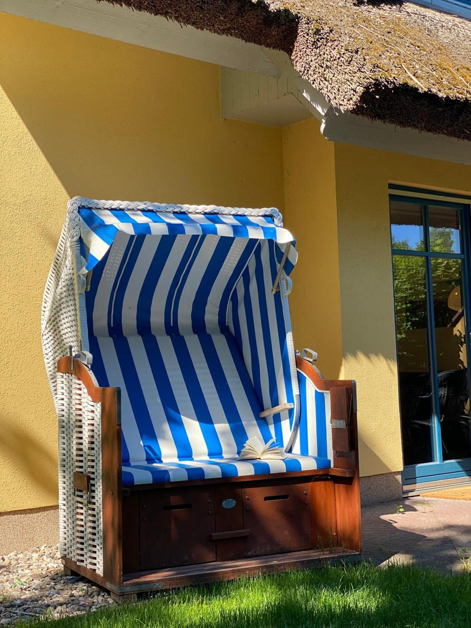 Puddemin Familienfreundliches Reetdachhaus Weissdorn 2ヴィラ エクステリア 写真