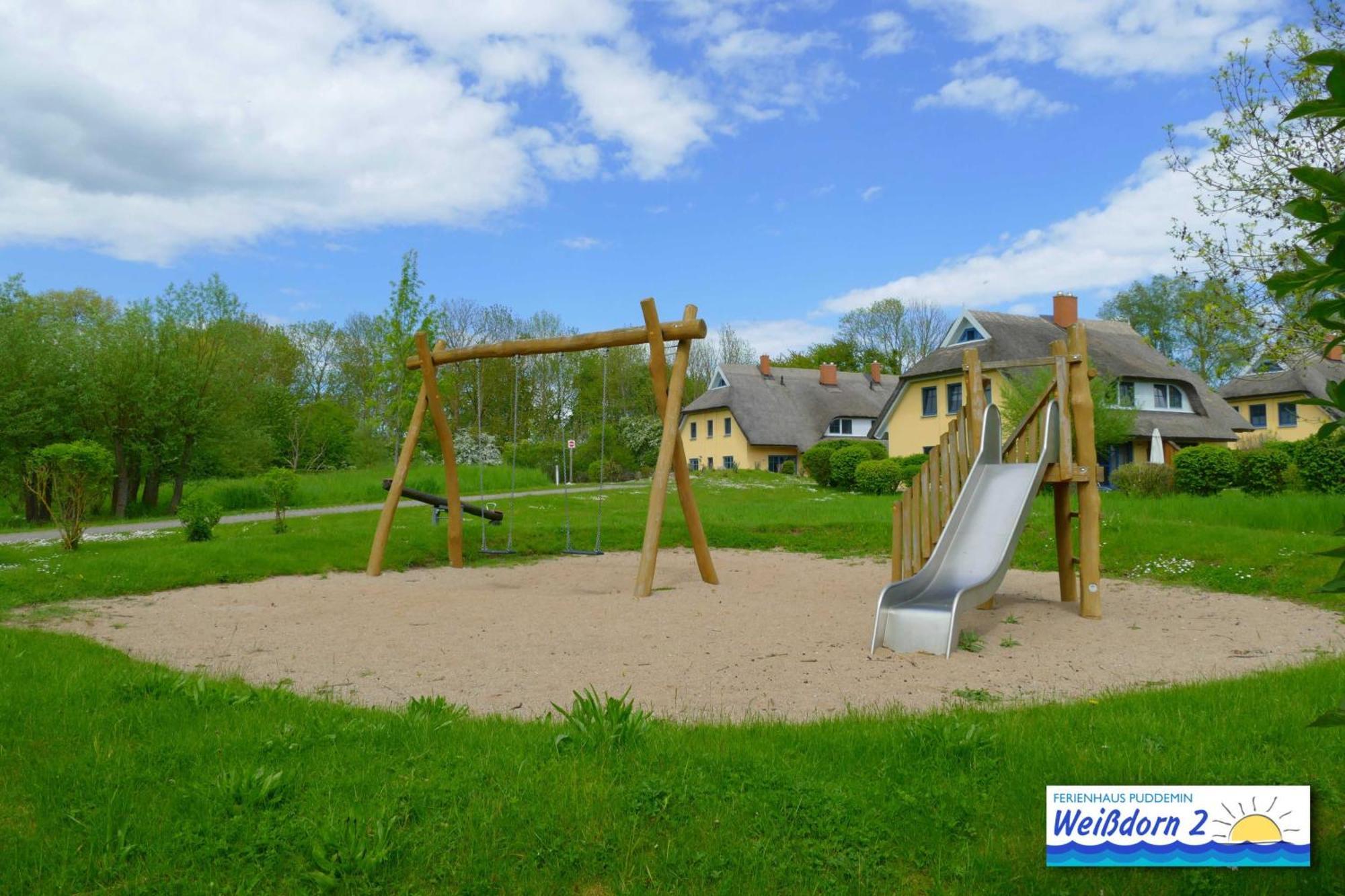 Puddemin Familienfreundliches Reetdachhaus Weissdorn 2ヴィラ エクステリア 写真