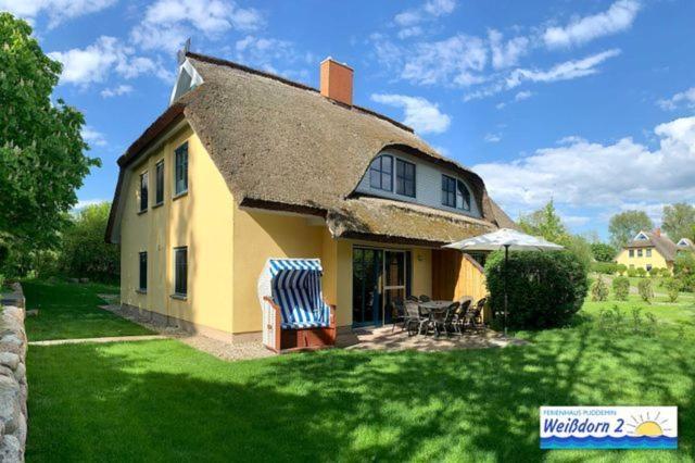 Puddemin Familienfreundliches Reetdachhaus Weissdorn 2ヴィラ エクステリア 写真